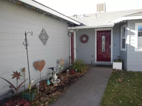 20596 Hudson St, Burney, CA 96013