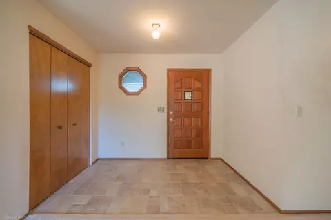 Entry Way - 3885 Rushmore Dr, Redding, CA 96001 photo 2 of 2