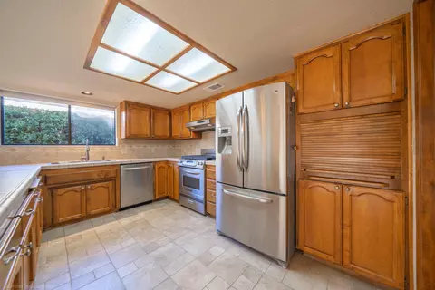Kitchen - 3885 Rushmore Dr, Redding, CA 96001 photo 3 of 6