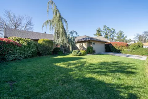Exterior - 3885 Rushmore Dr, Redding, CA 96001 photo 10 of 12