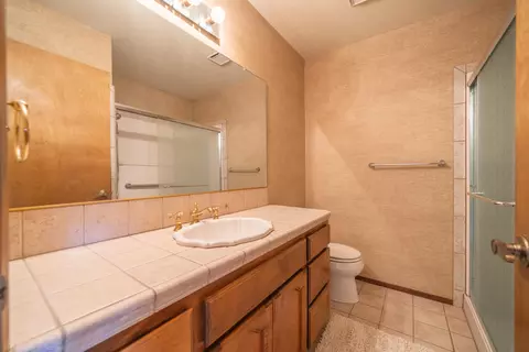 Bath - 3885 Rushmore Dr, Redding, CA 96001 photo 1 of 3