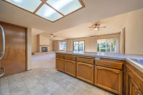 Kitchen - 3885 Rushmore Dr, Redding, CA 96001 photo 5 of 6