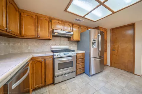 Kitchen - 3885 Rushmore Dr, Redding, CA 96001 photo 6 of 6