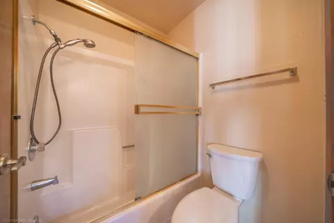 Bath - 3885 Rushmore Dr, Redding, CA 96001 photo 3 of 3
