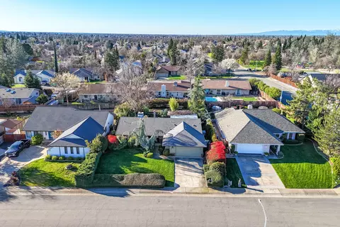 View/Area - 3885 Rushmore Dr, Redding, CA 96001 photo 3 of 6