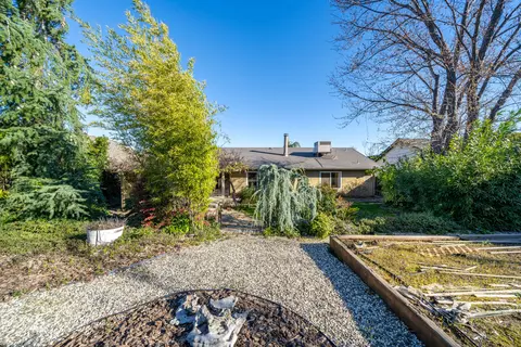 Exterior - 3885 Rushmore Dr, Redding, CA 96001 photo 8 of 12