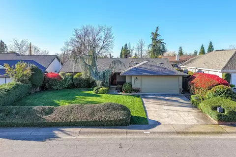 3885 Rushmore Dr, Redding, CA 96001