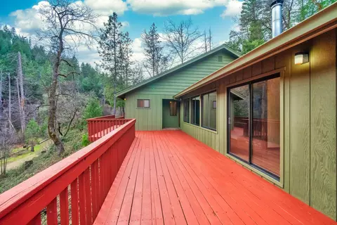 Exterior - 22217 Saylor Rd, Lakehead, CA 96051 photo 8 of 17