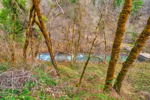 View/Area - 22217 Saylor Rd, Lakehead, CA 96051 photo 3 of 9