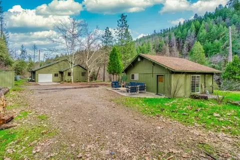 Exterior - 22217 Saylor Rd, Lakehead, CA 96051 photo 1 of 17