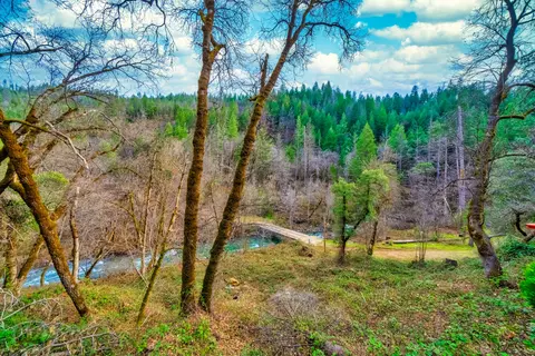 View/Area - 22217 Saylor Rd, Lakehead, CA 96051 photo 2 of 9
