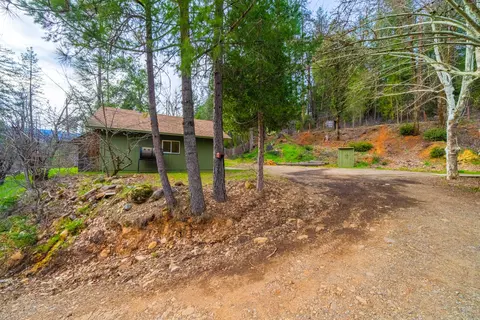 Exterior - 22217 Saylor Rd, Lakehead, CA 96051 photo 15 of 17