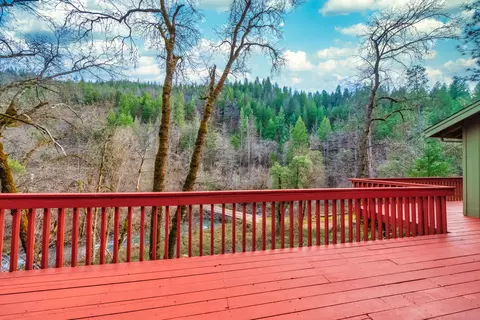 Exterior - 22217 Saylor Rd, Lakehead, CA 96051 photo 3 of 17