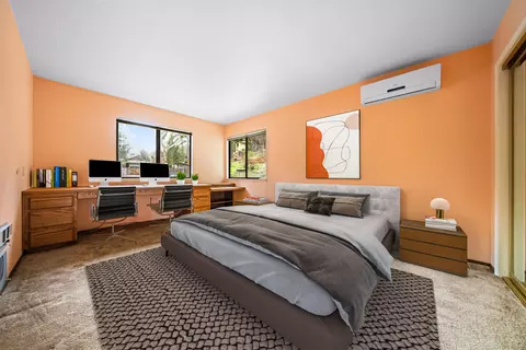 Bedroom - 22217 Saylor Rd, Lakehead, CA 96051 photo 2 of 2