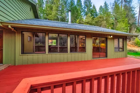 Exterior - 22217 Saylor Rd, Lakehead, CA 96051 photo 7 of 17