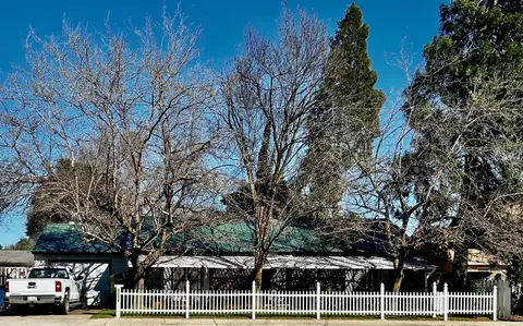 3925 Churn Creek Rd, Redding, CA 96002