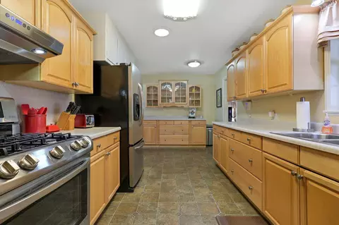 Kitchen - 3336 Bardick Rd, Anderson, CA 96007 photo 2 of 2