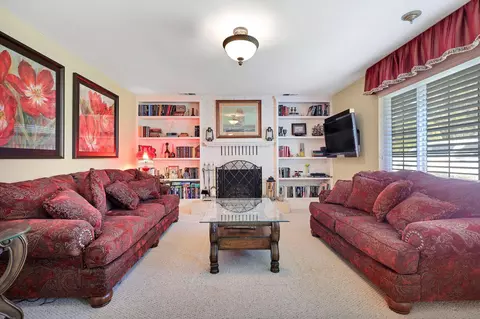 Living - 3336 Bardick Rd, Anderson, CA 96007 photo 3 of 4