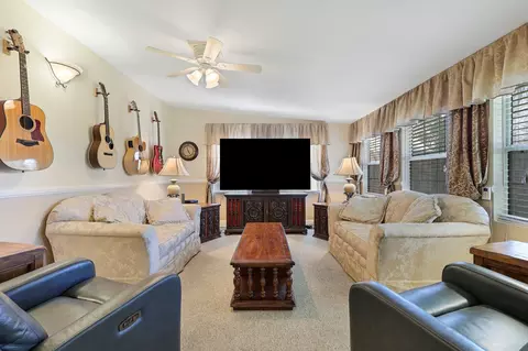 Living - 3336 Bardick Rd, Anderson, CA 96007 photo 4 of 4