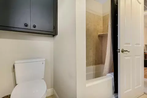 Bath - 3336 Bardick Rd, Anderson, CA 96007 photo 4 of 4