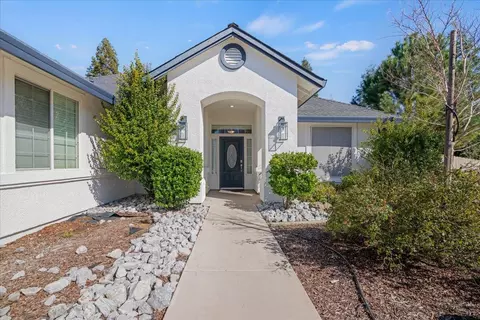 595 Fair Hill Dr, Redding, CA 96003 photo 2
