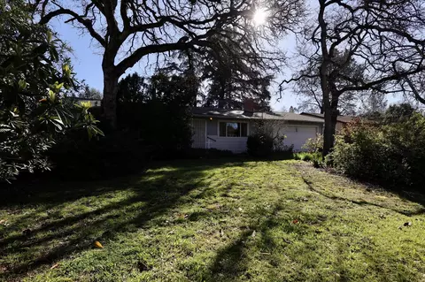 2117 Deerfield Ave, Redding, CA 96002