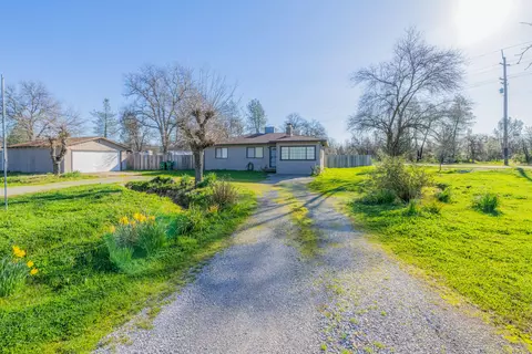 12161 Randolph Rd, Redding, CA 96003 photo 2