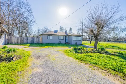 12161 Randolph Rd, Redding, CA 96003