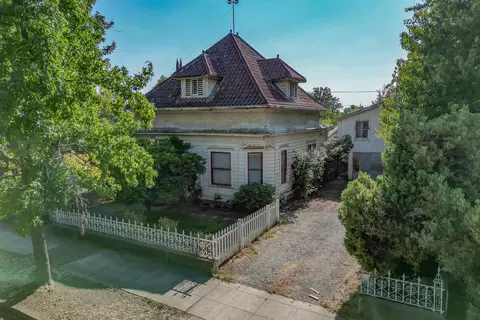1021 Lincoln St, Red Bluff, CA 96080 photo 2