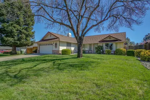 2819 Dawnridge Dr, Redding, CA 96001 photo 2