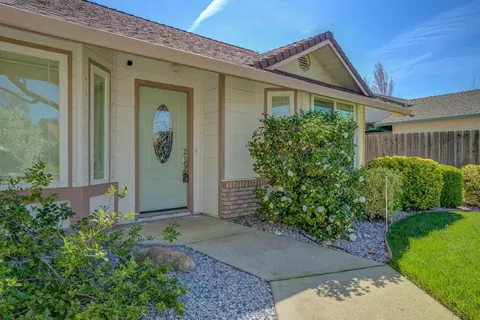 2819 Dawnridge Dr, Redding, CA 96001 photo 4