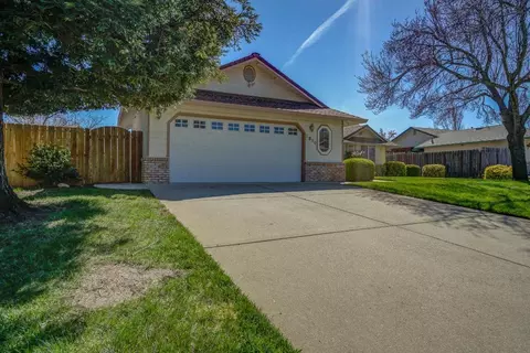 2819 Dawnridge Dr, Redding, CA 96001 photo 3