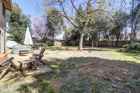 4241 Pasatiempo Ct, Redding, CA 96002 photo 31