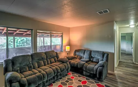 14329 Moss Dr, Redding, CA 96003 photo 6
