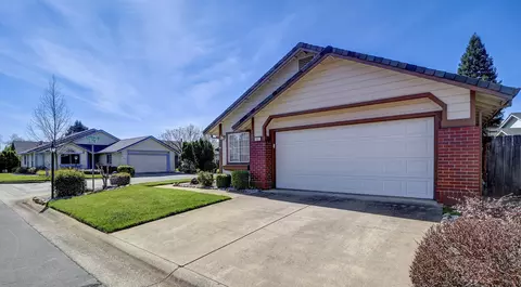 Exterior - 152 Yolla Bolly Trl, Redding, CA 96003 photo 2 of 6