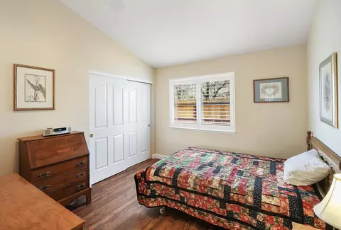 Bedroom - 152 Yolla Bolly Trl, Redding, CA 96003 photo 2 of 5