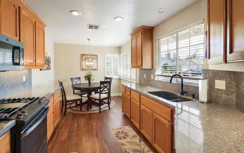 Kitchen - 152 Yolla Bolly Trl, Redding, CA 96003 photo 1 of 3