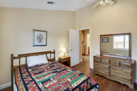 Bedroom - 152 Yolla Bolly Trl, Redding, CA 96003 photo 1 of 5