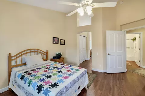 Bedroom - 152 Yolla Bolly Trl, Redding, CA 96003 photo 5 of 5
