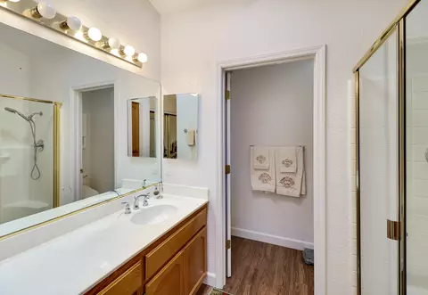 Bath - 152 Yolla Bolly Trl, Redding, CA 96003 photo 2 of 2