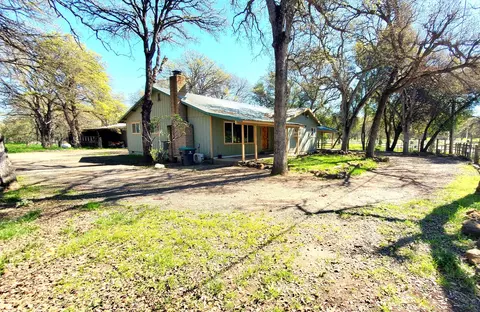 Exterior - 19264 Live Oak Rd, Red Bluff, CA 96080 photo 3 of 7