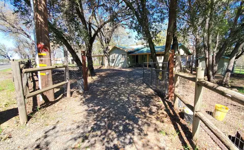 Exterior - 19264 Live Oak Rd, Red Bluff, CA 96080 photo 5 of 7