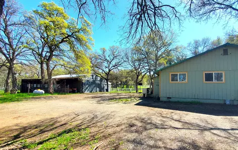 Exterior - 19264 Live Oak Rd, Red Bluff, CA 96080 photo 6 of 7