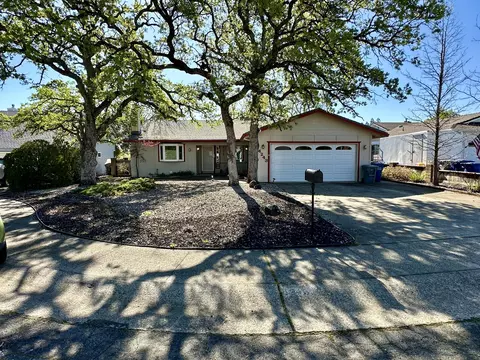 4243 Frances Dr, Redding, CA 96001