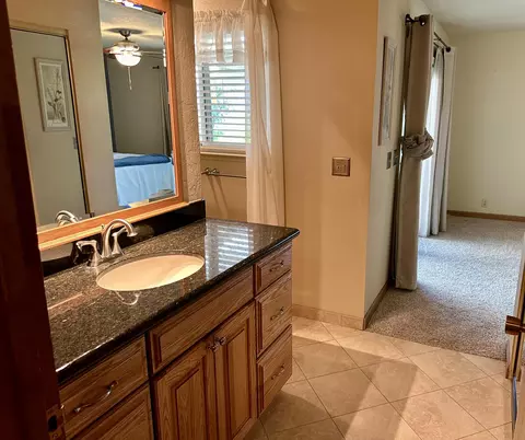 Bath - 4243 Frances Dr, Redding, CA 96001 photo 4 of 5