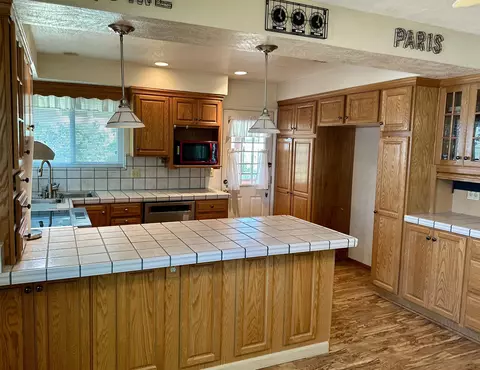 Kitchen - 4243 Frances Dr, Redding, CA 96001 photo 2 of 3