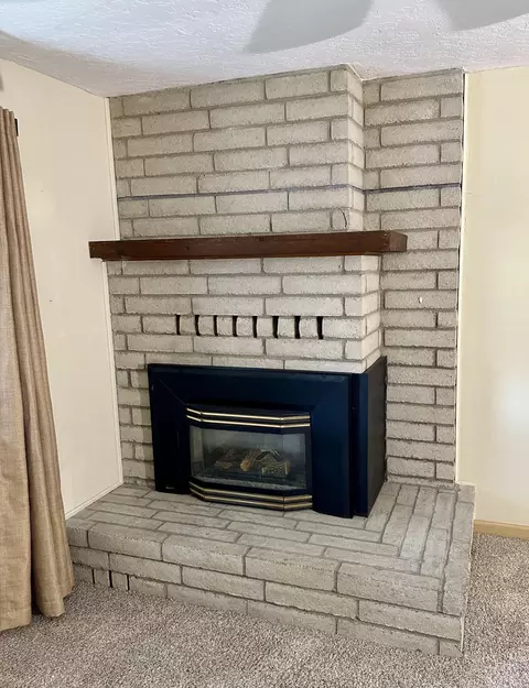Living - 4243 Frances Dr, Redding, CA 96001 photo 3 of 3