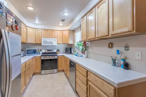 Kitchen - 1112 River Ridge Dr, Redding, CA 96003 photo 1 of 1