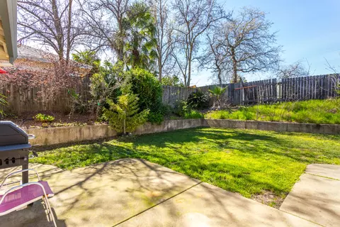 Exterior - 1112 River Ridge Dr, Redding, CA 96003 photo 2 of 6