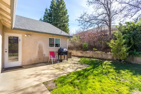 Exterior - 1112 River Ridge Dr, Redding, CA 96003 photo 5 of 6